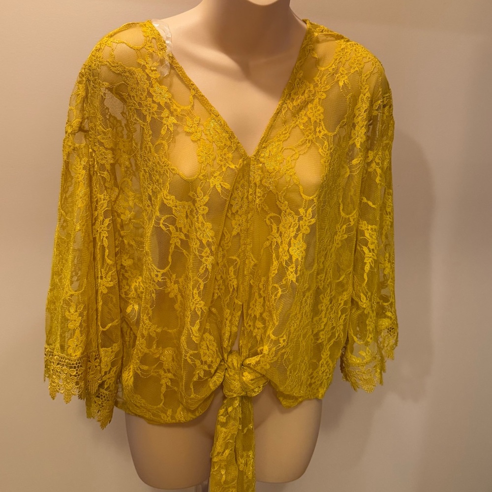 New with tag Polly & Esther Lace tie top mustard colored size large SL33